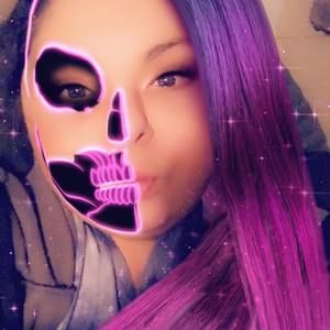 Meet your Posher, Roxanna